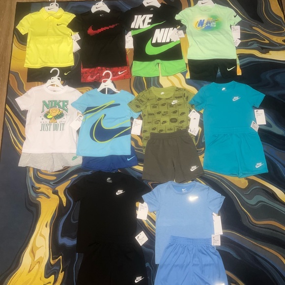 Nike Blue Short Sleeve Tees - Picture 1 of 1
